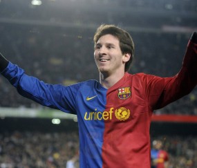 开云体育APP下载-库尔图瓦神级扑救定乾坤，阿尔及利亚战术完胜利物浦