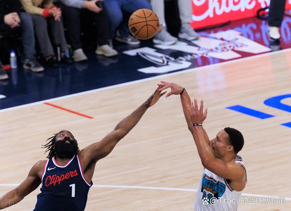 上海队鏖战灰熊,哈登状态火热 上海队鏖战灰熊,哈登状态火热