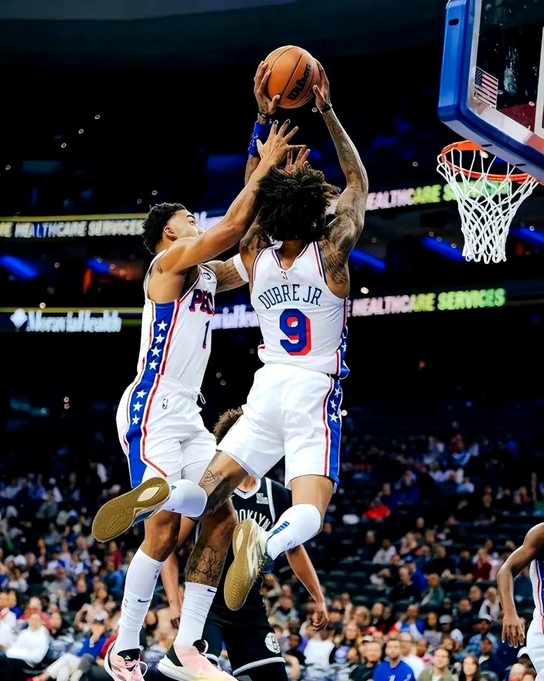 马刺翻盘篮网,布克惊艳四座 马刺翻盘篮网,布克惊艳四座