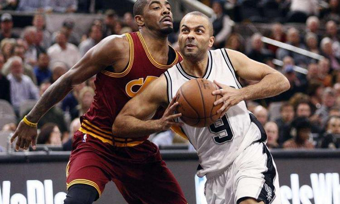 山西队碾压马刺，欧文统治全场