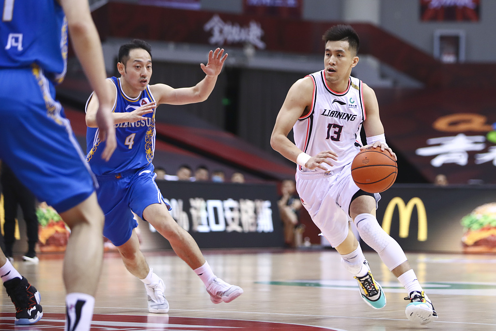 辽宁队轻取上海队，郭艾伦关键制胜