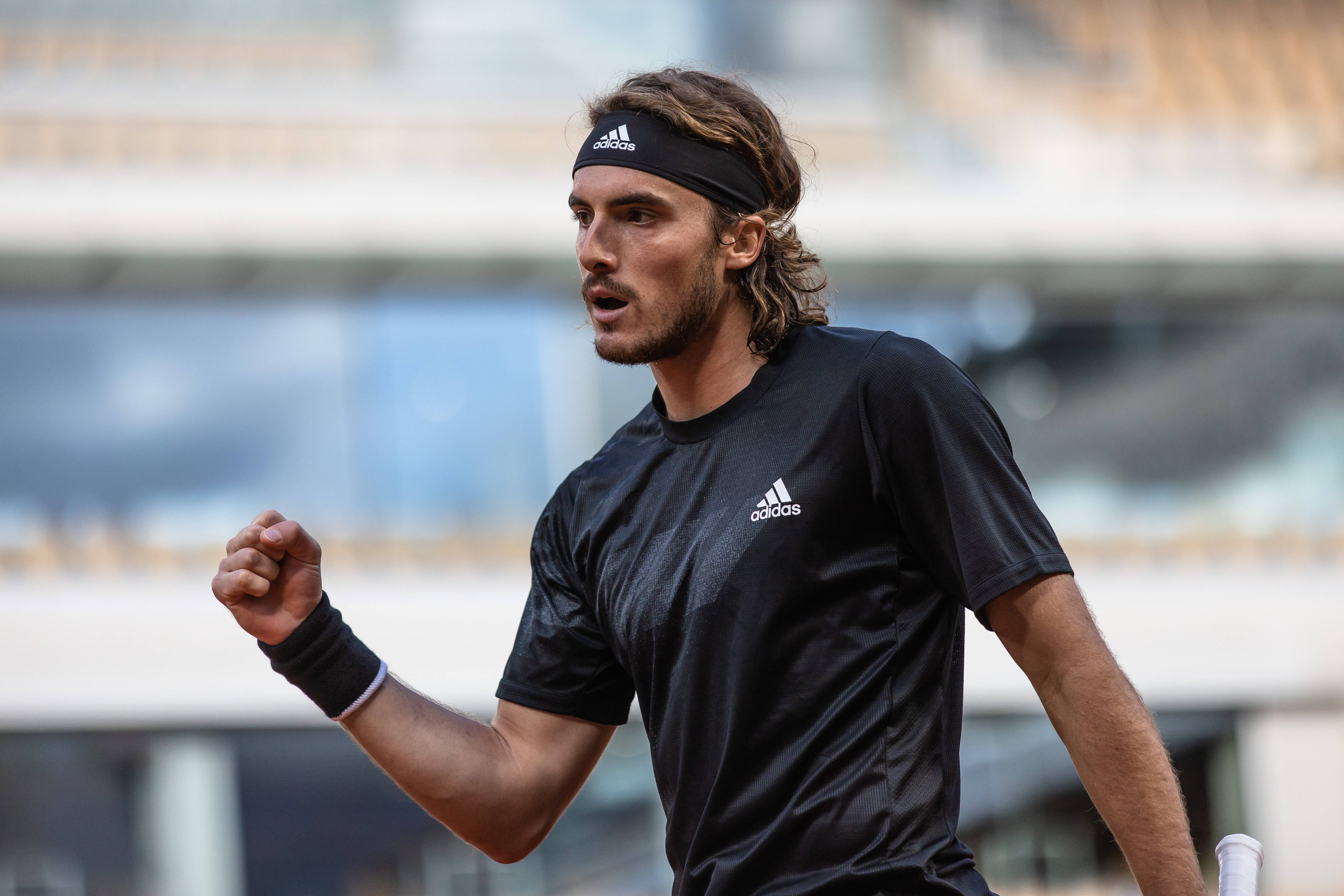 ATP总决赛鏖战法网，西西帕斯关键制胜