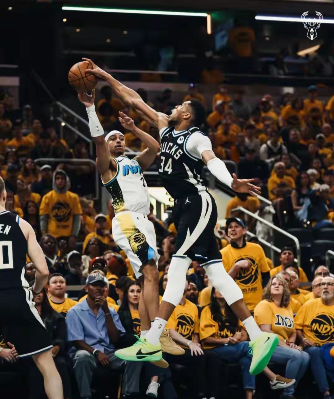 快船轻取马刺,拉文状态火热 快船轻取马刺,拉文状态火热