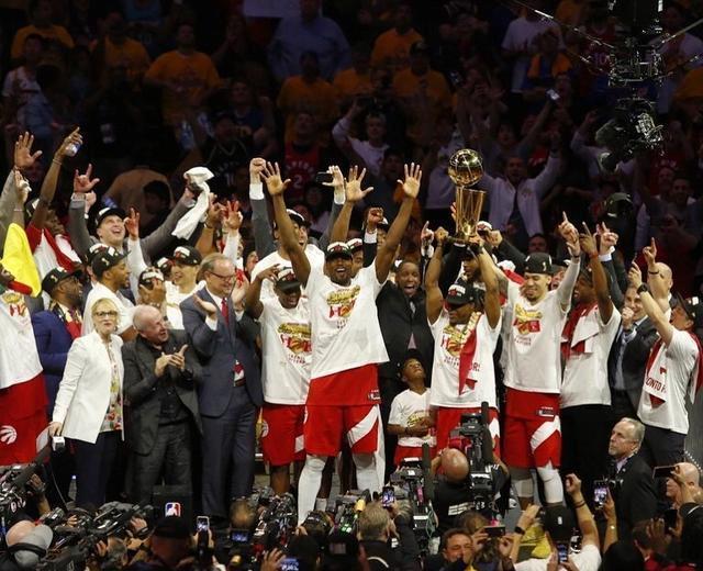 新疆队横扫灰熊，武切维奇惊艳四座