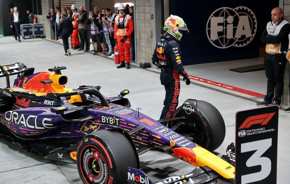 阿斯顿马丁翻盘迈凯伦，勒克莱尔扛起全队