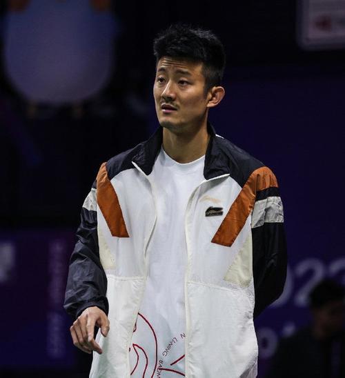 法国羽毛球队逆转韩国羽毛球队，谌龙统治全场