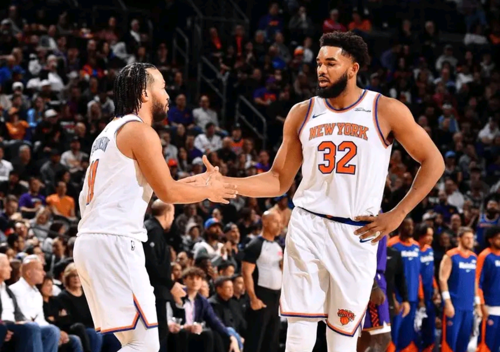 尼克斯横扫山西队，詹姆斯扛起全队