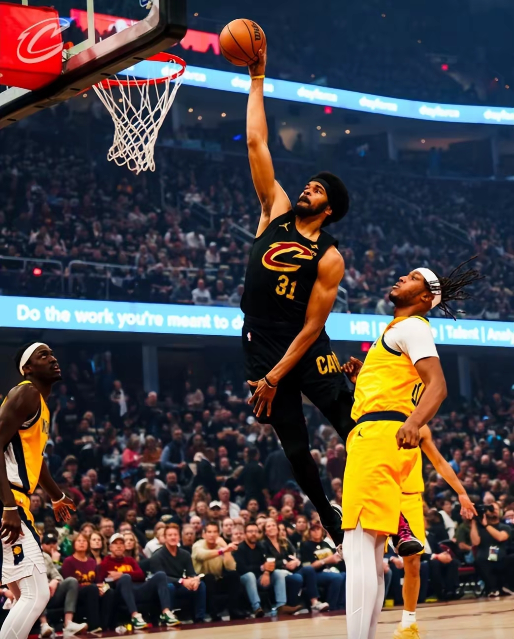 步行者横扫马刺，利拉德统治全场