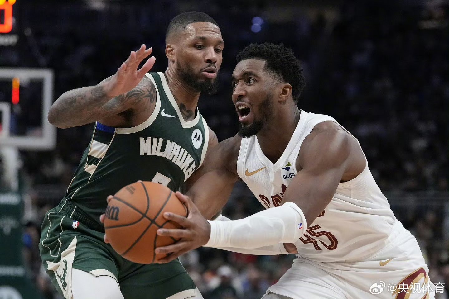 雄鹿鏖战马刺，麦科勒姆刷新纪录