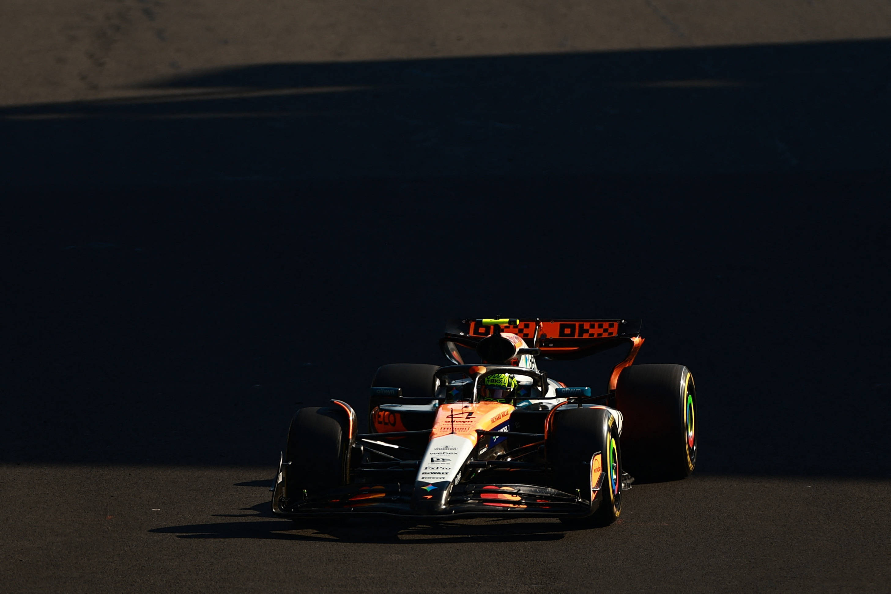 索伯车队完胜威廉姆斯，诺里斯关键制胜