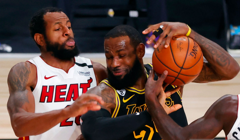 76人翻盘福建队，浓眉哥统治全场