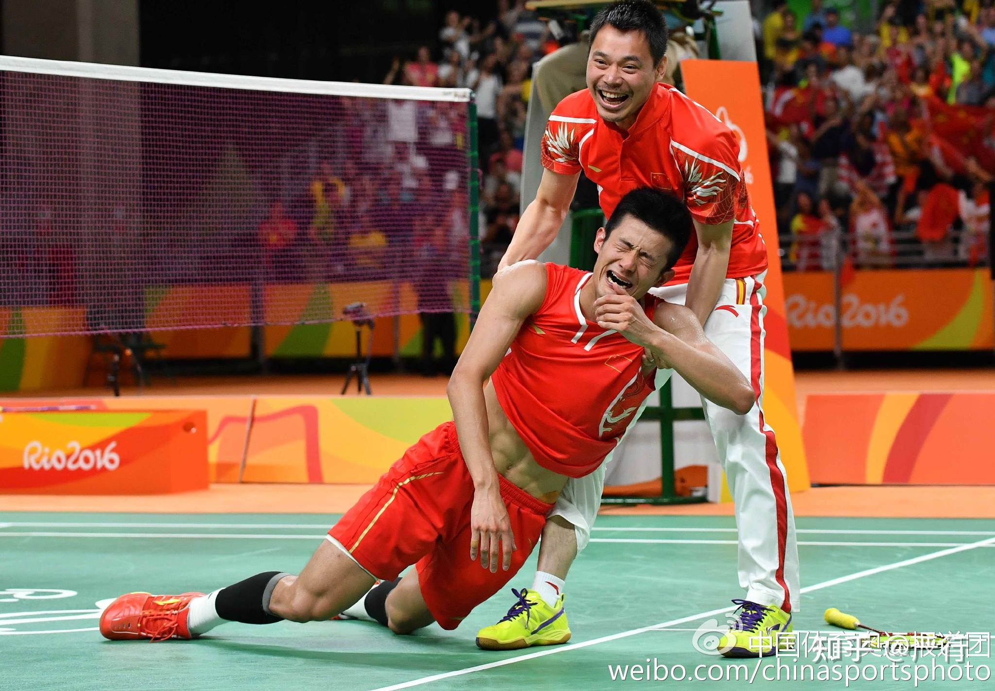 日本羽毛球队翻盘英格兰羽毛球队，谌龙绝境逆转