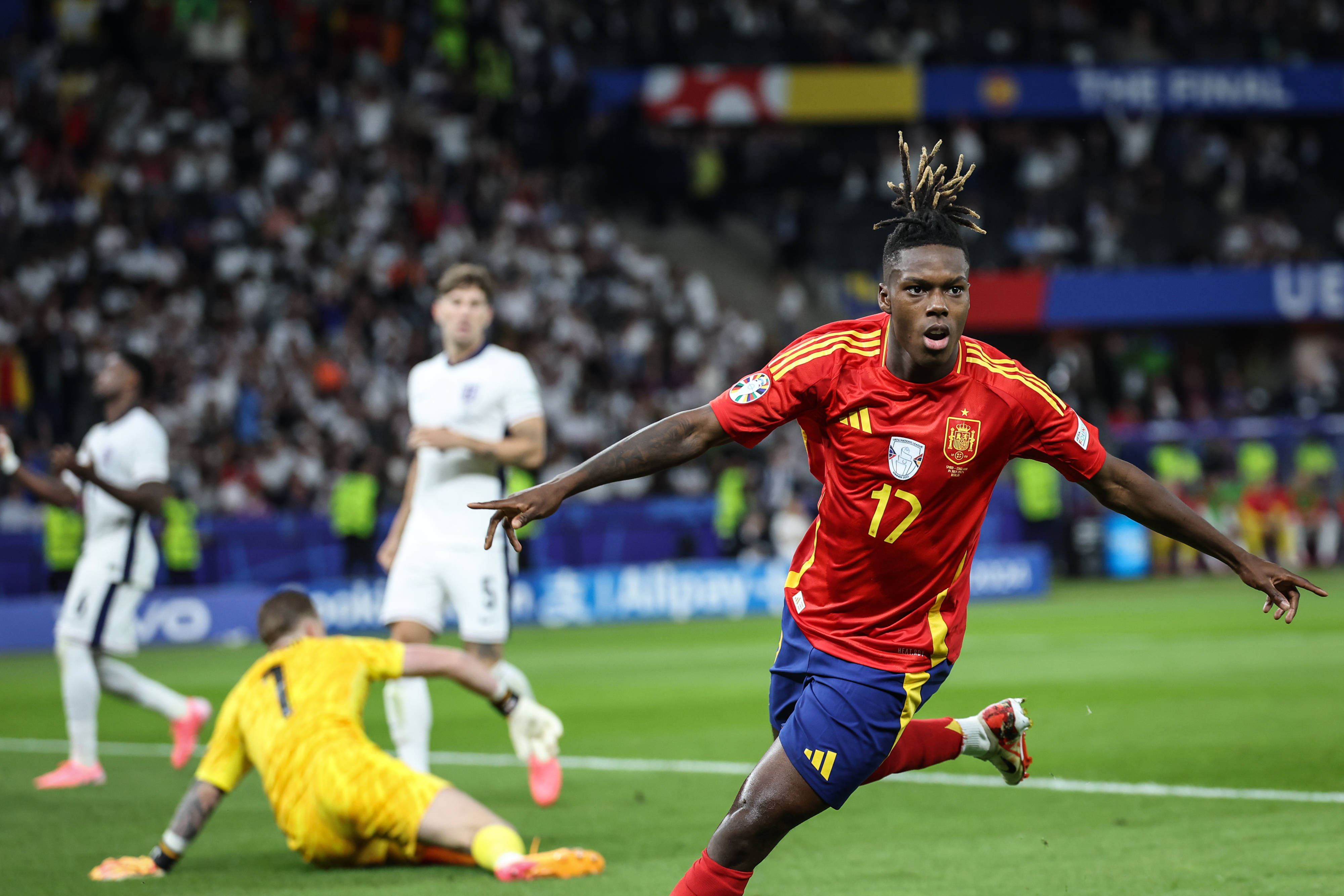 欧洲篮球锦标赛决赛上演，西班牙队夺冠