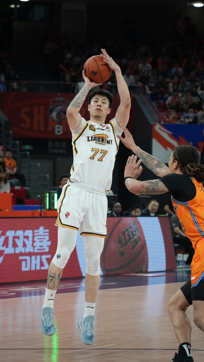 雷霆横扫深圳队，张镇麟带队取胜