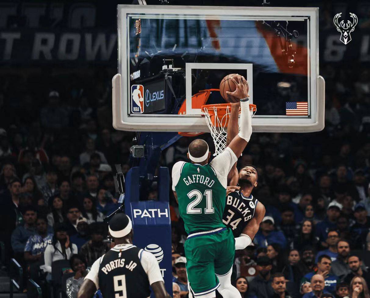 雄鹿绝地反击独行侠，西蒙斯绝境逆转