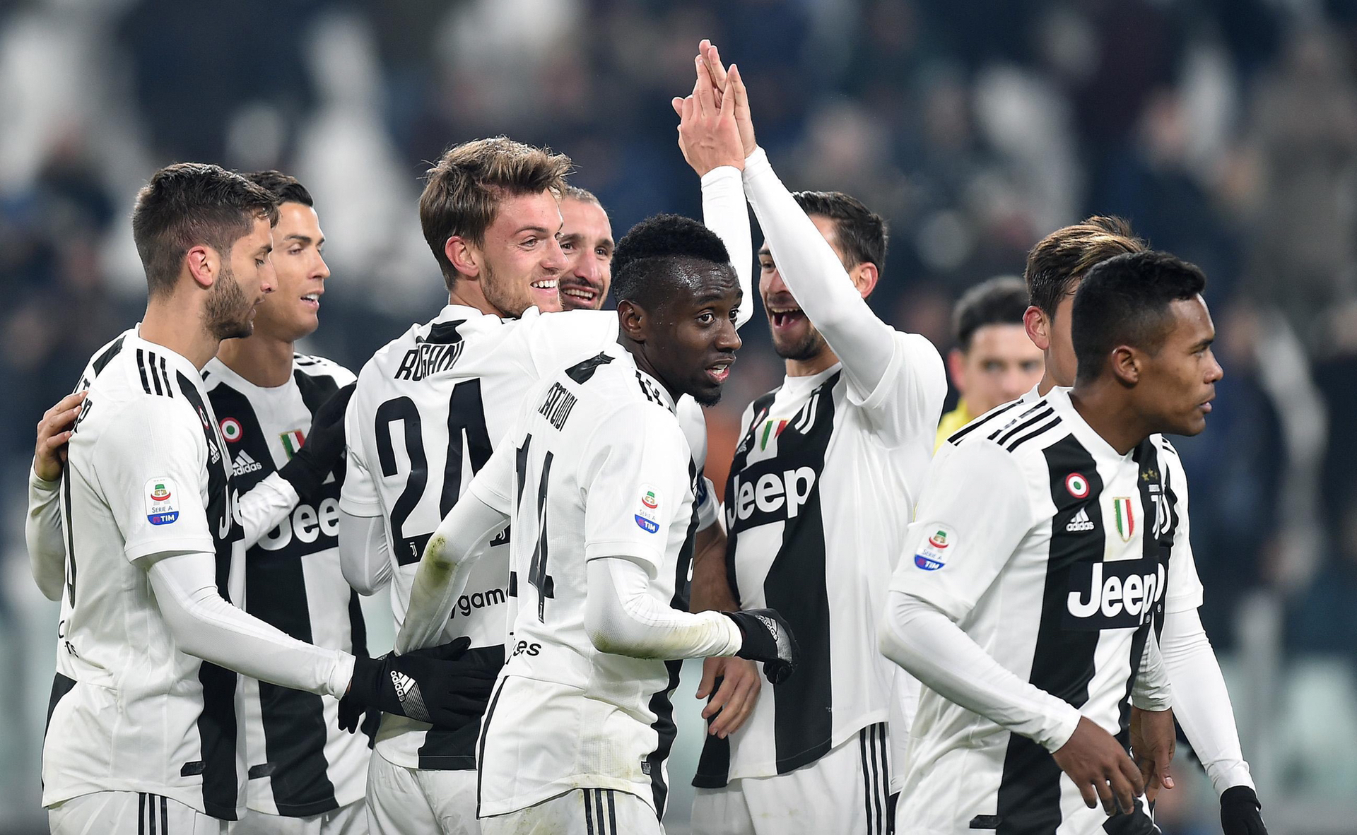 足球明星的花边新闻在娱乐圈引热议