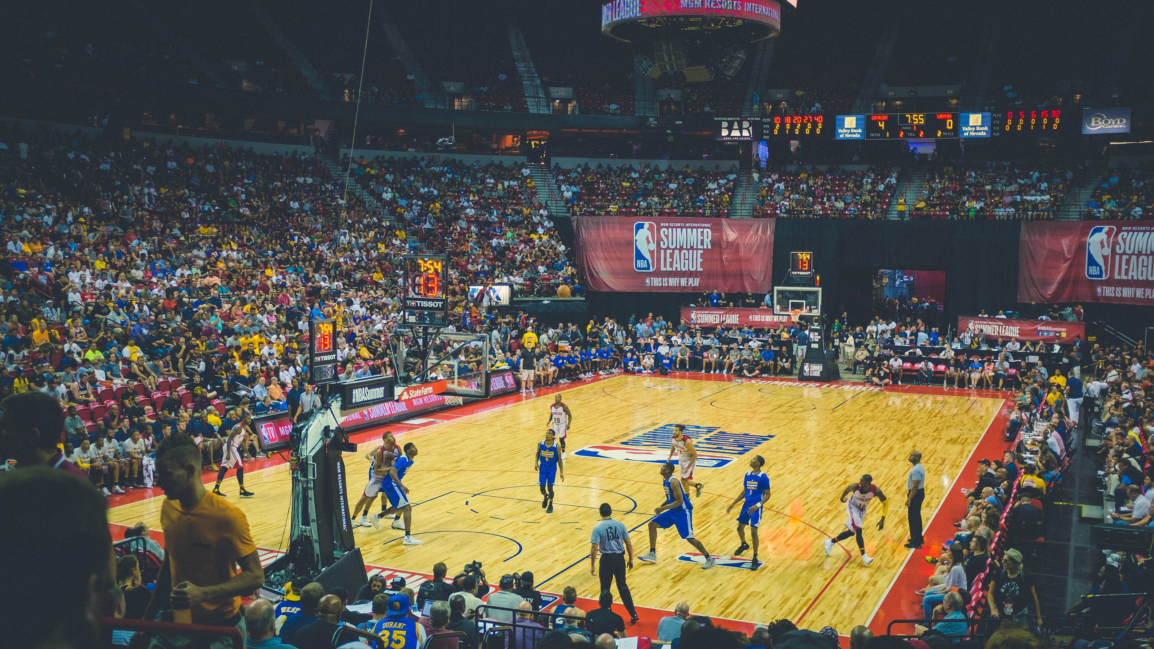 雄鹿狂胜猛龙背后,英格拉姆如何从关键先生蜕变为体系心脏